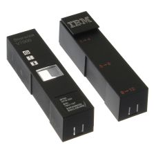 IBM Enclosure Caps (Ears) Storwize V7000 2076-x12 - 85Y5902 85Y5903