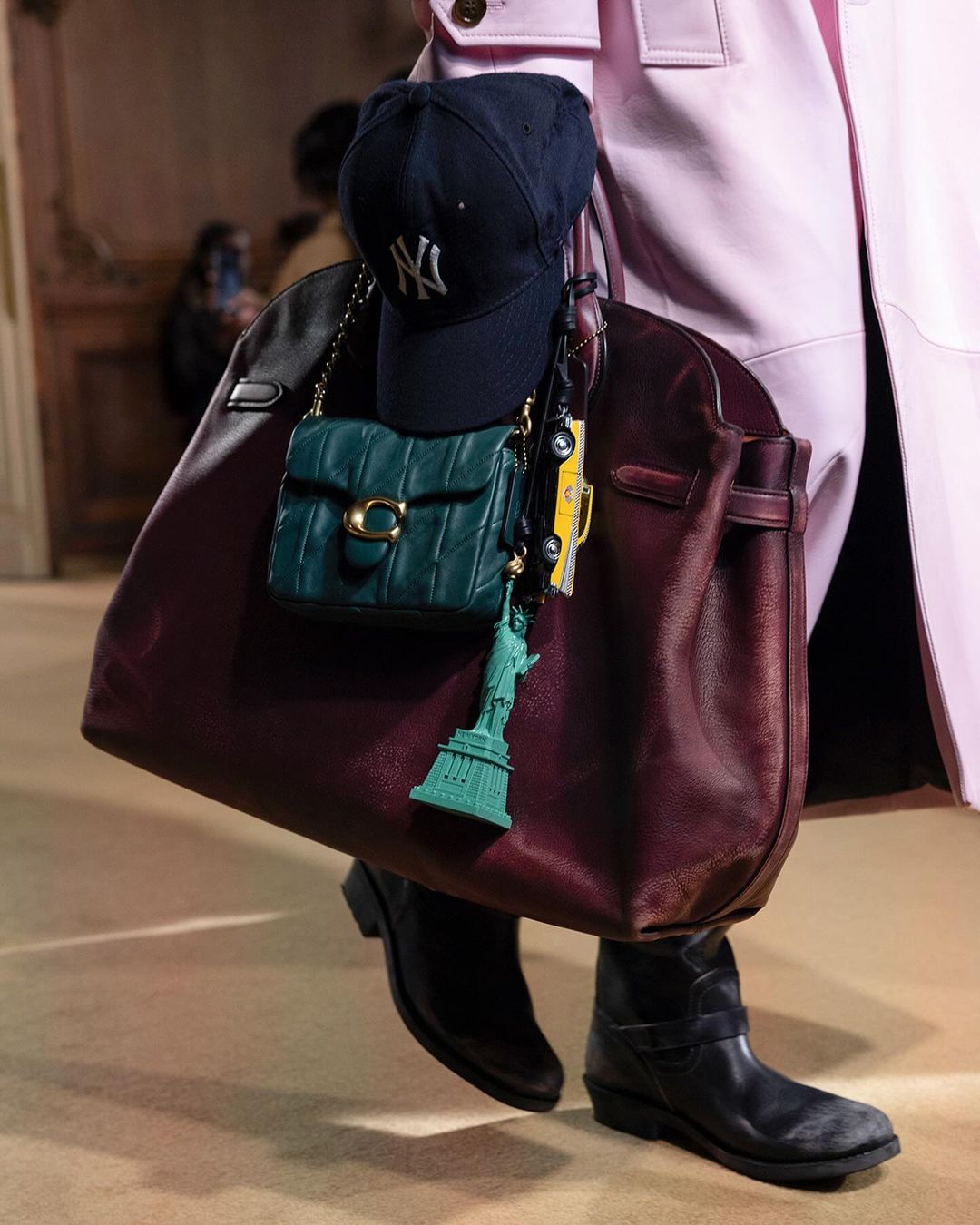 Coach Carryall 1