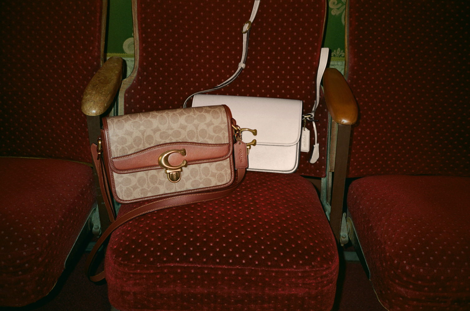 Coach Holiday 47