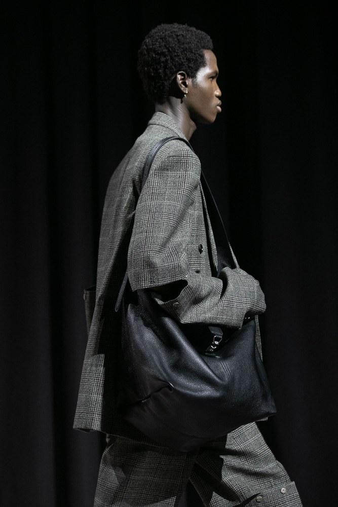 A Look at Gucci Men’s Fall 2023, the First Collection Post-Alessandro Michele: Key Design Notes — material and finish…
