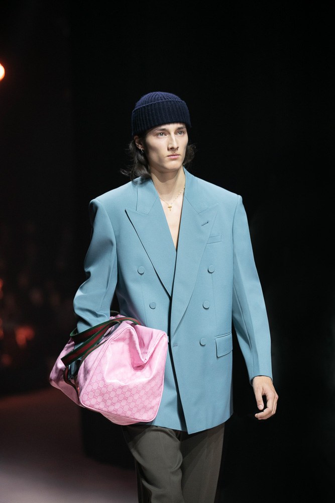 A Look at Gucci Men’s Fall 2023, the First Collection Post-Alessandro Michele: Key Design Notes — carrying and styling…