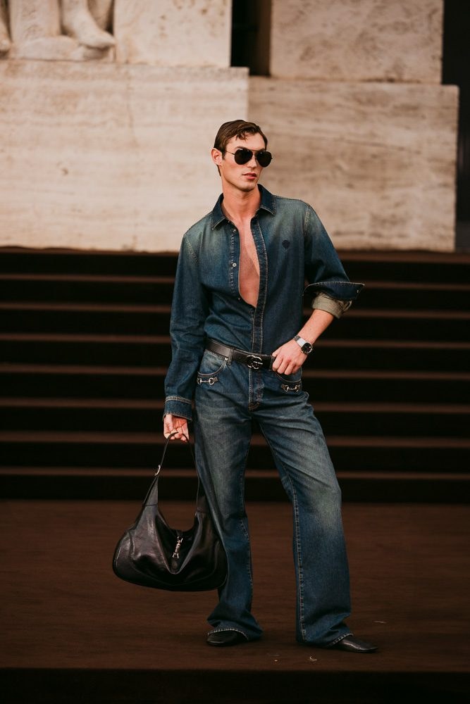 All the Bags Carried to Gucci’s Premiere Event During MFW: Styling Analysis — carrying and styling reference