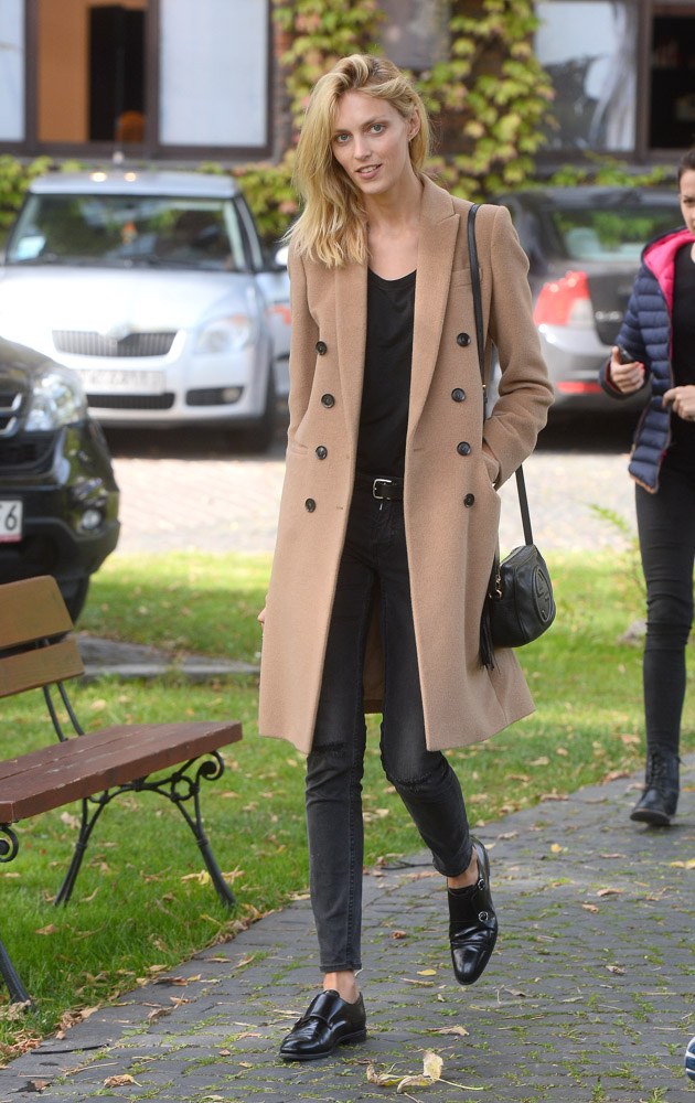Anja Rubik Does Perfect Model-Off-Duty Style with a Little Gucci Bag: Styling Guide — shape and proportion reference
