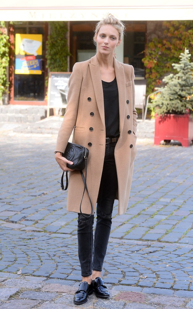 Anja Rubik Does Perfect Model-Off-Duty Style with a Little Gucci Bag: Styling Guide — material and finish reference