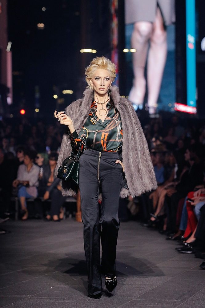 Demna Brings GucciCore to Times Square for Cruise 2027: Runway Analysis — hardware and construction detail