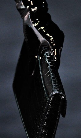 Fashion Week Handbags: Gucci Fall 2011: Runway Analysis — carrying and styling reference