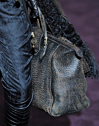 Fashion Week Handbags: Gucci Fall 2012: Collection Guide — carrying and styling reference