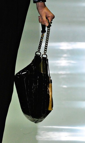 Fashion Week Handbags: Gucci Spring 2012: Collection Guide — carrying and styling reference