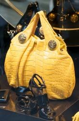 Gucci creates one-of-a-kind crocodile bag for its Korean flagship store: Styling Guide — carrying and styling reference