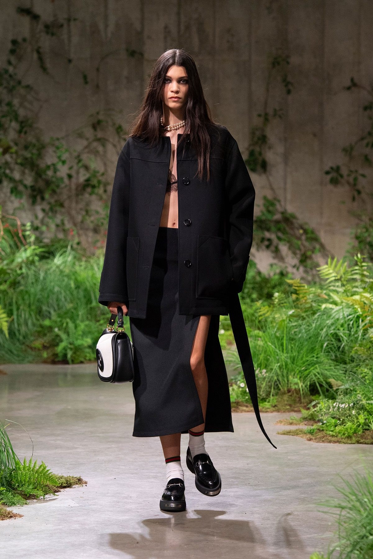 Gucci Cruise ’25 Puts the Blondie in the Spotlight: OutletCity Guide — hardware and construction detail