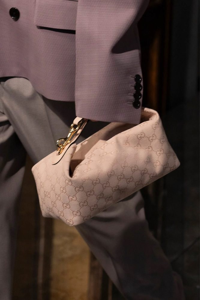 Gucci Crystal Evening Clutch: Design Guide — carrying and styling reference