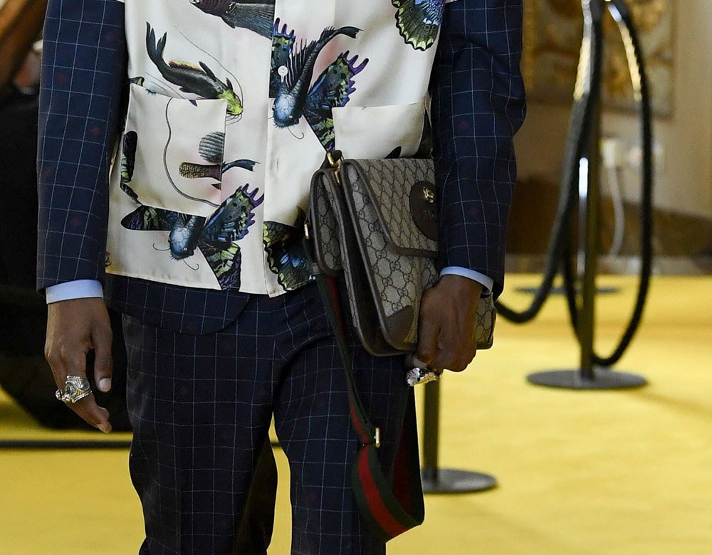 Gucci Icon Bit Medium Shoulder Bag: Design Guide — scale and everyday-use reference
