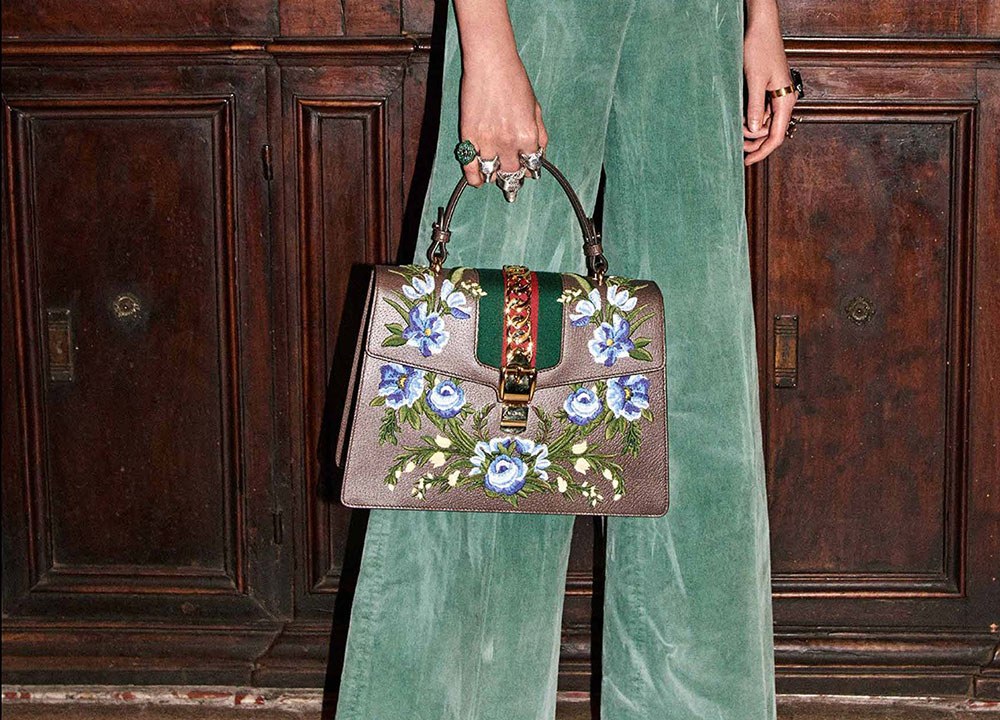 Gucci is Back with Another Big, Embellishment-Heavy Bag Collection for Pre-Fall: Collection Guide — shape and proportion…