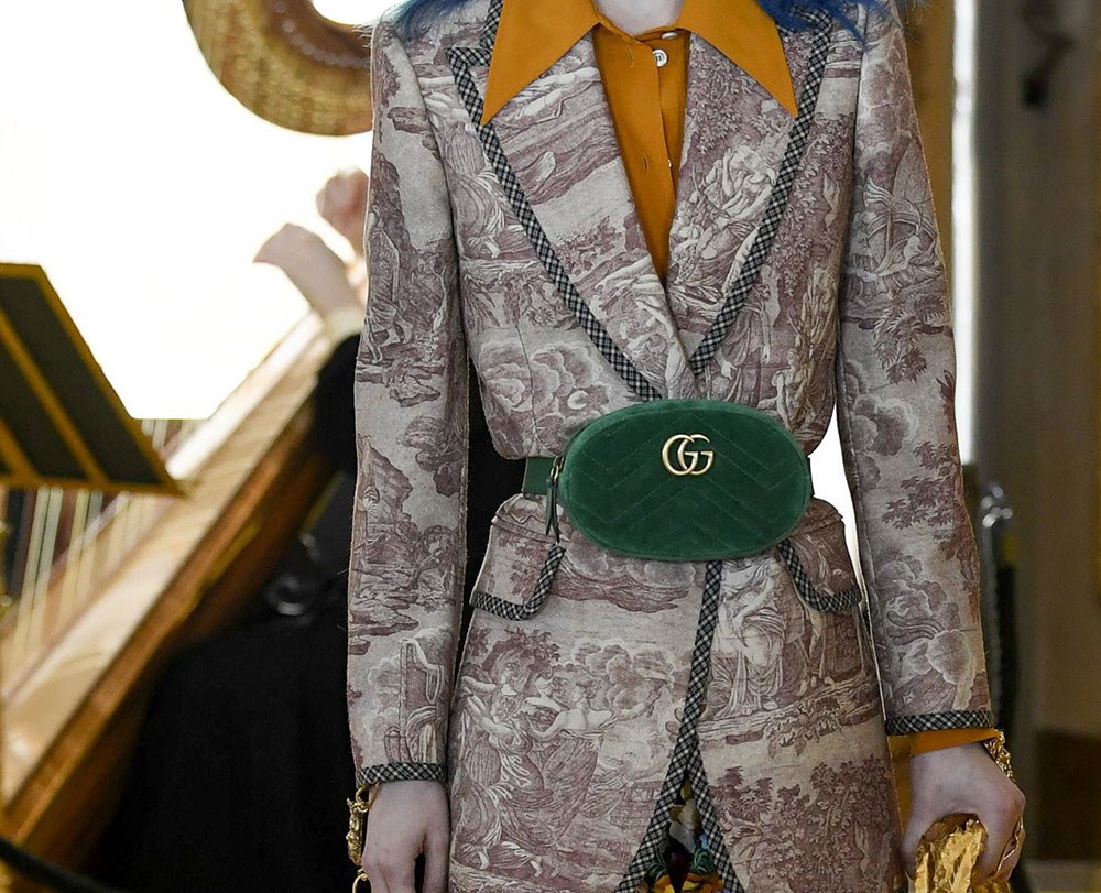 Gucci Jungle Shoulder Bag: Styling Guide — hardware and construction detail