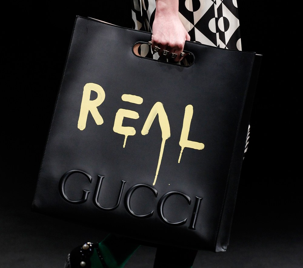Gucci’s Fall 2016 Runway was Yet Another Dazzling Display of Detailed Bags: Collection Guide — design detail