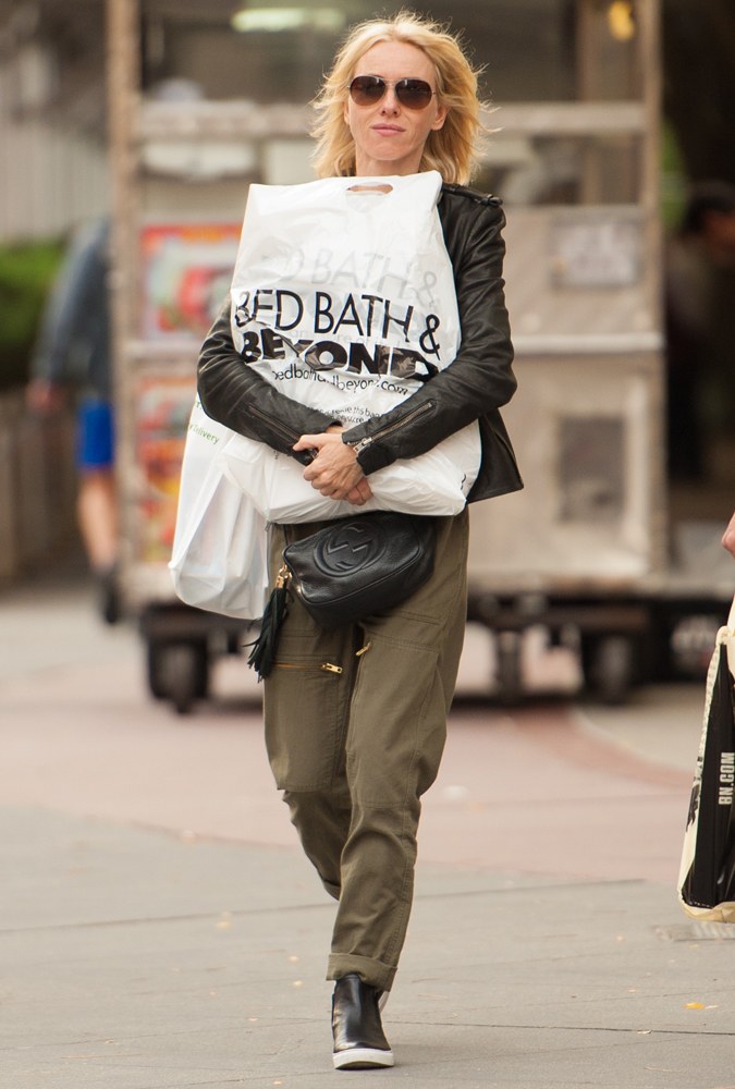 Just Can’t Get Enough: Naomi Watts and Her Little Black Crossbodies from Gucci: OutletCity Guide — editorial overview