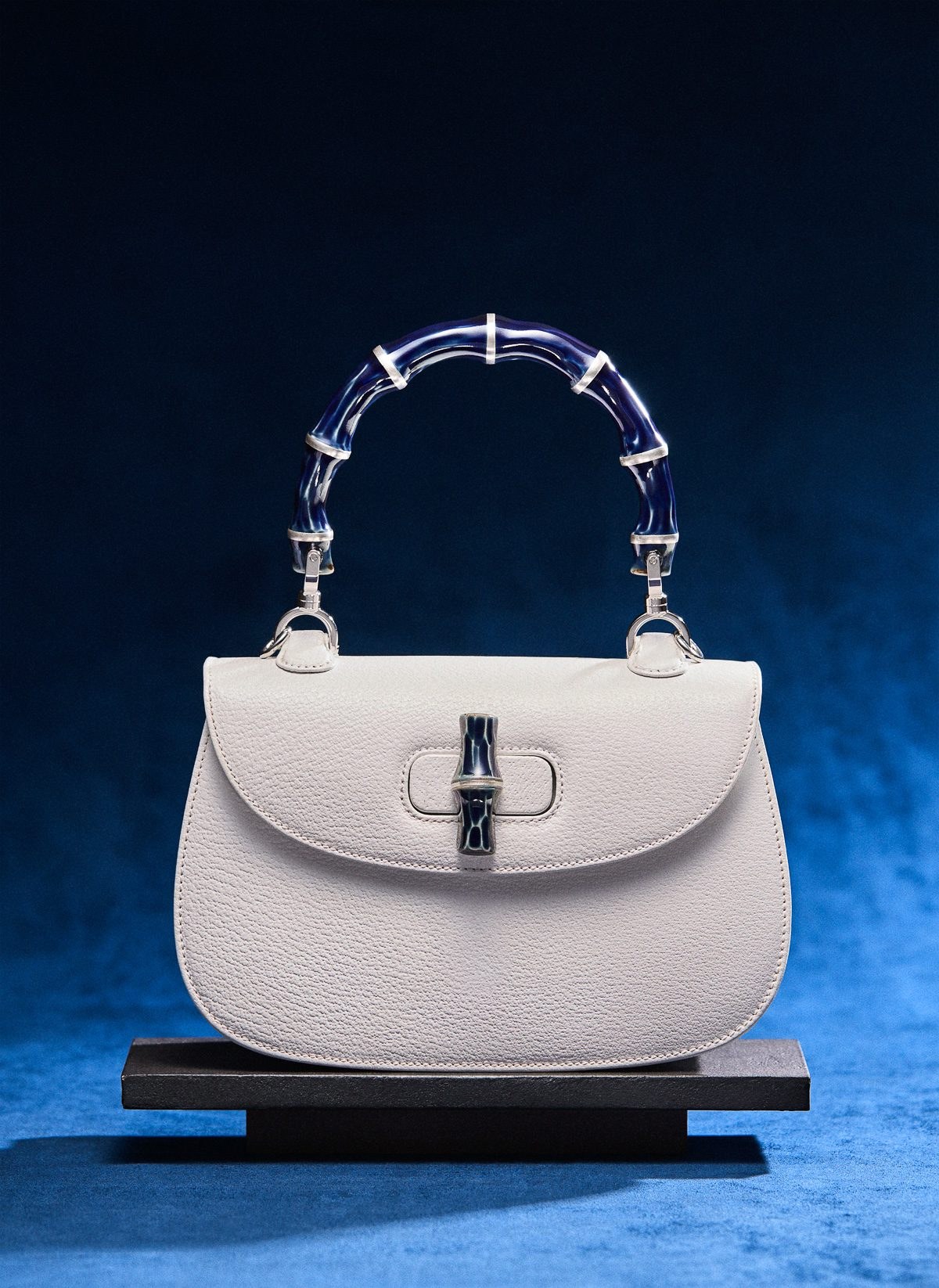 Miley Cyrus Accepts Grammy With Her Gucci Bamboo 1947 Bag in Hand: Styling Guide — scale and everyday-use reference