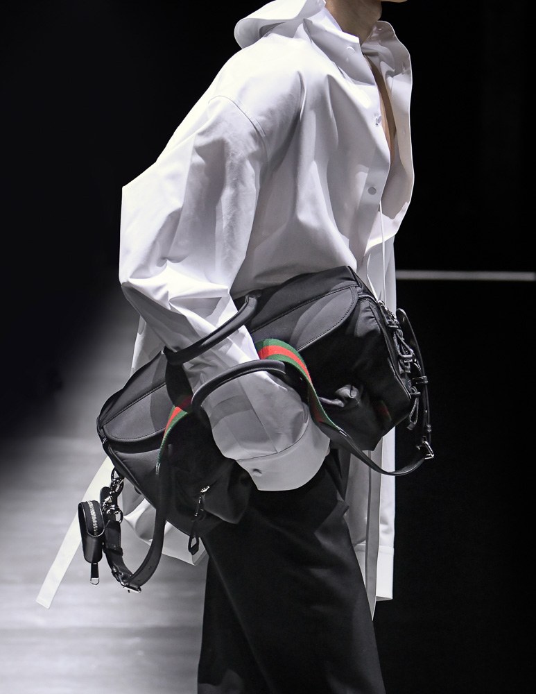 Paris Hilton’s Gucci Large Boston Bag: OutletCity Guide — hardware and construction detail