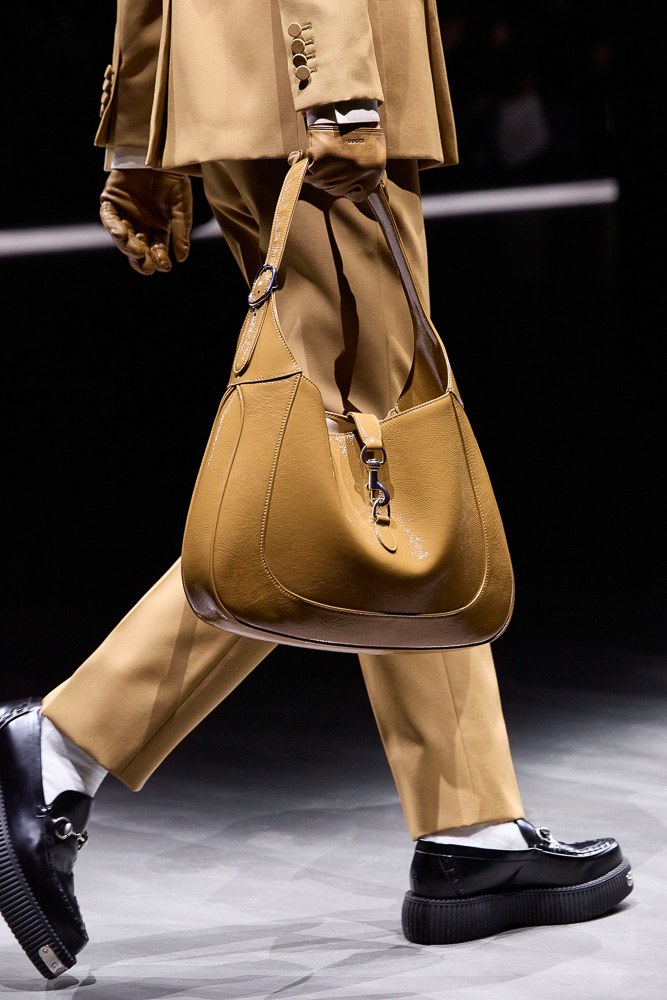 Sabato De Sarno Just Made His Menswear Debut for Gucci: Collection Guide — carrying and styling reference