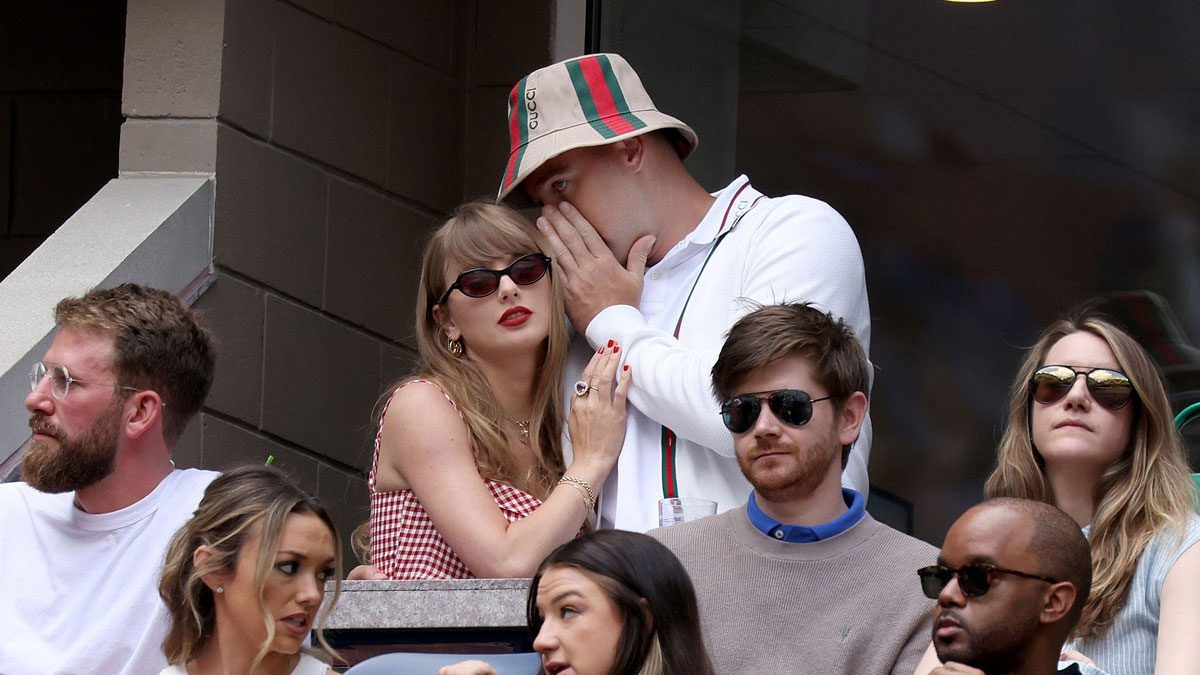 Taylor Swift is a Gucci Horsebit Girl: Styling Guide — design detail
