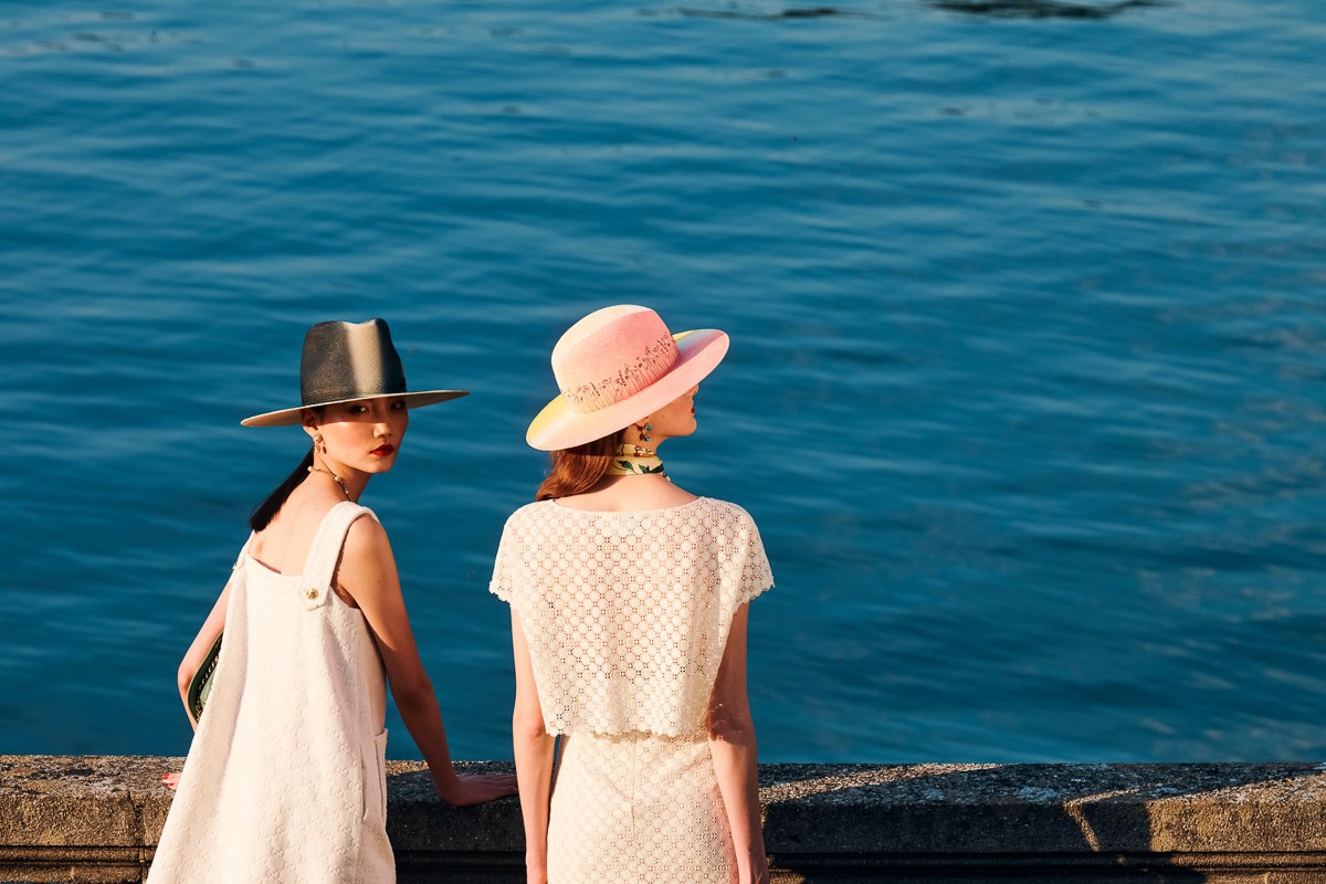The Latest From Gucci Vault is What Summer Dreams Are Made Of: Design Guide — carrying and styling reference