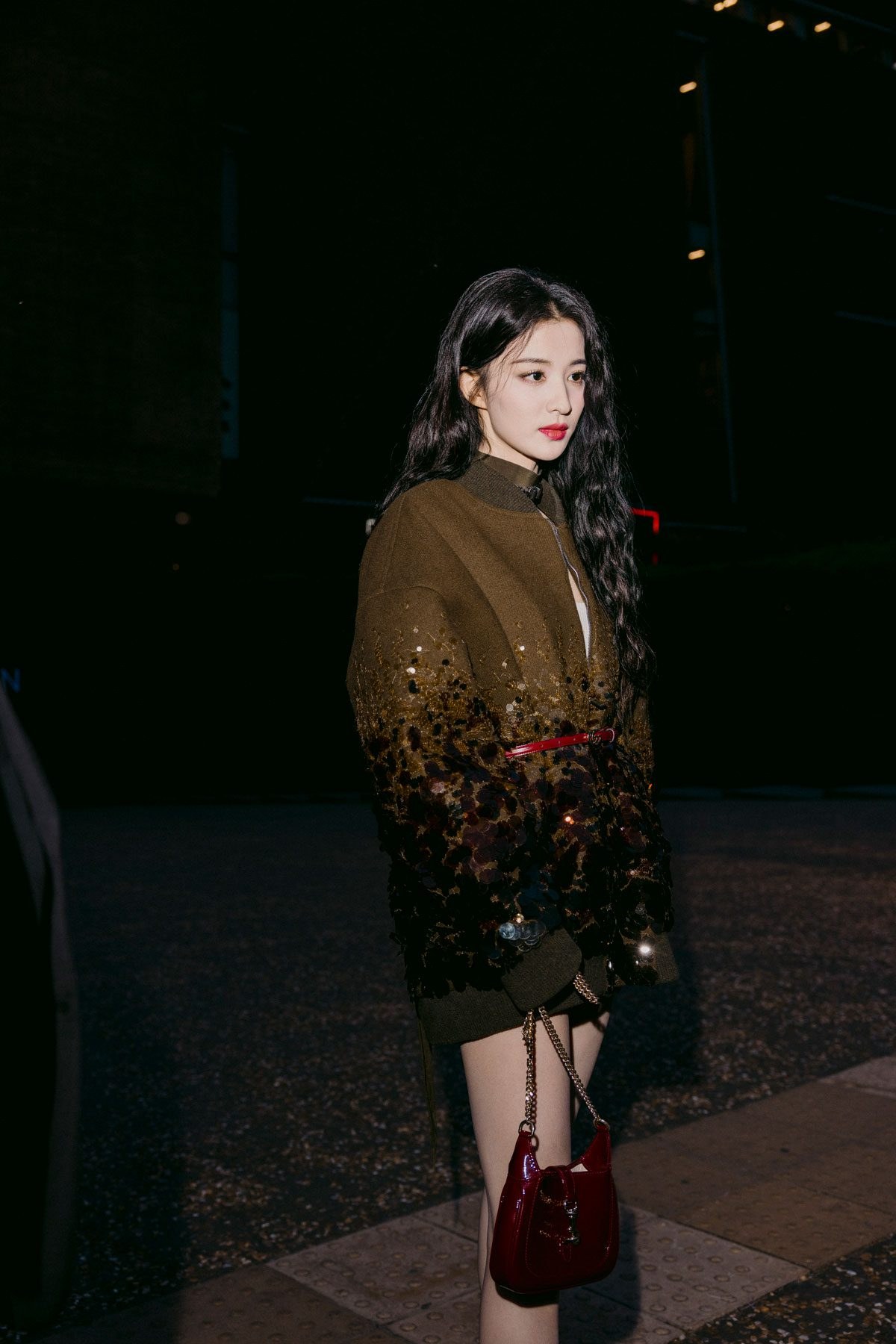 The Most Extraordinary Gucci Jackie I’ve Ever Seen: Styling Guide — carrying and styling reference