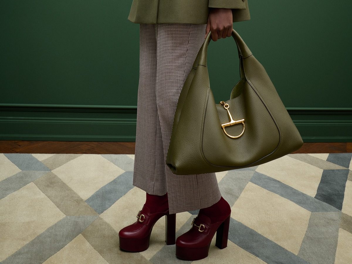 The Sabato De Sarno Gucci Era in Perspective — carrying and styling reference
