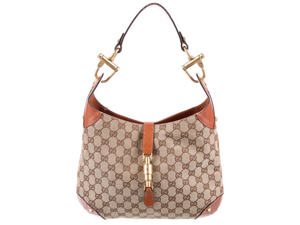 Throwback Thursday: An Ode to Tom Ford’s Gucci Era: Vintage Guide — carrying and styling reference