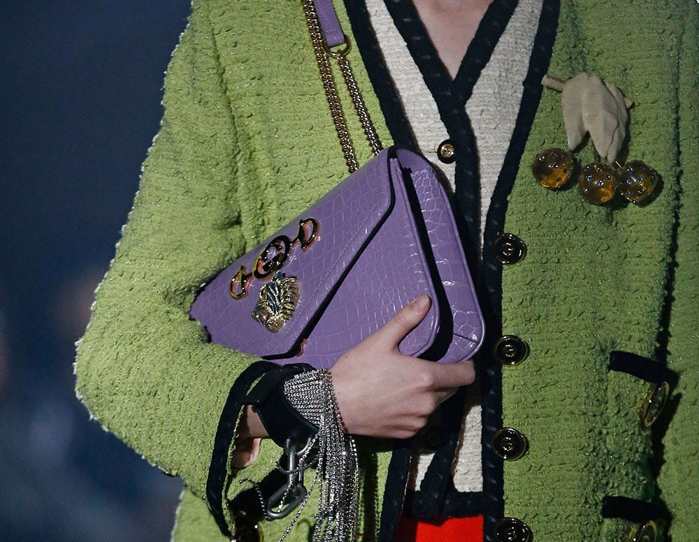We Finally Have Bag Photos from Gucci’s Spring 2019 Runway Show: Runway Analysis — carrying and styling reference