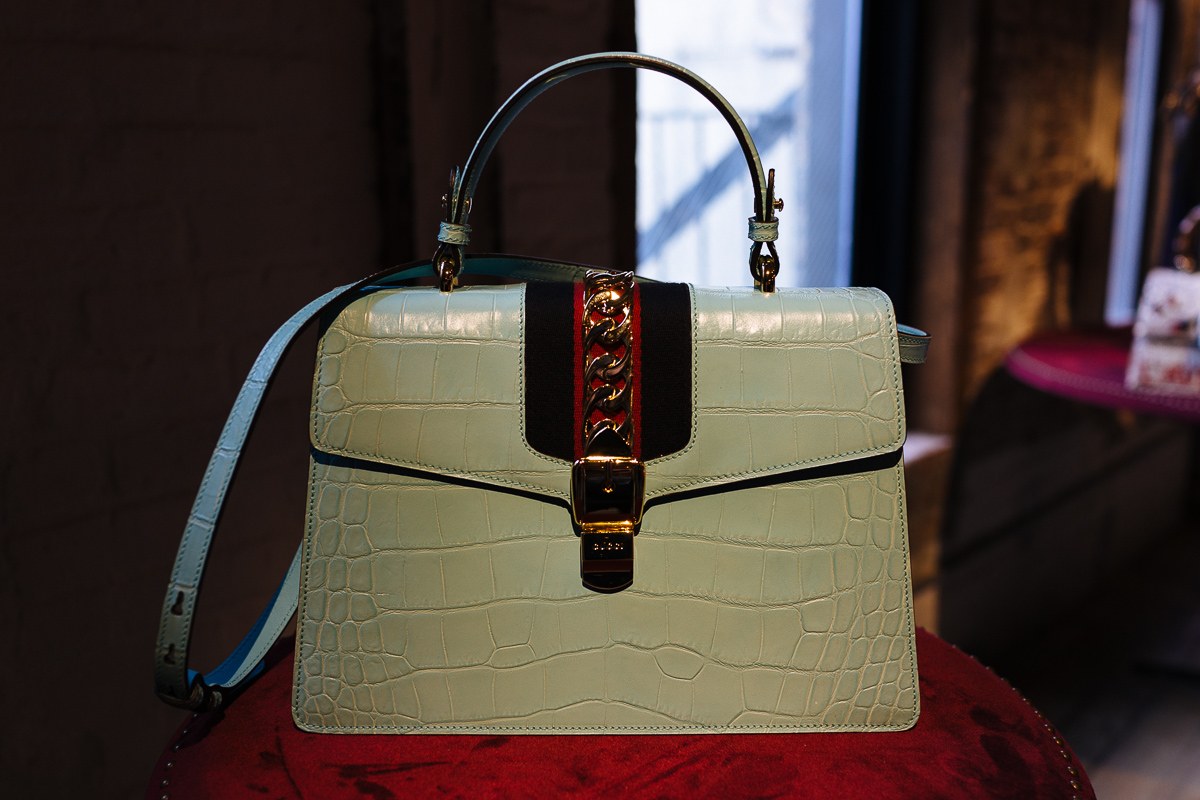Your First Look at Gucci’s Fall/Winter 2016 Bags, Shoes and Accessories: Fit and Use Guide — carrying and styling reference